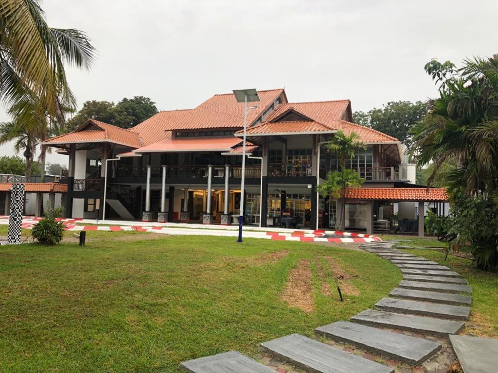 Hype Motorsports Hotel Port Dickson Exterior foto